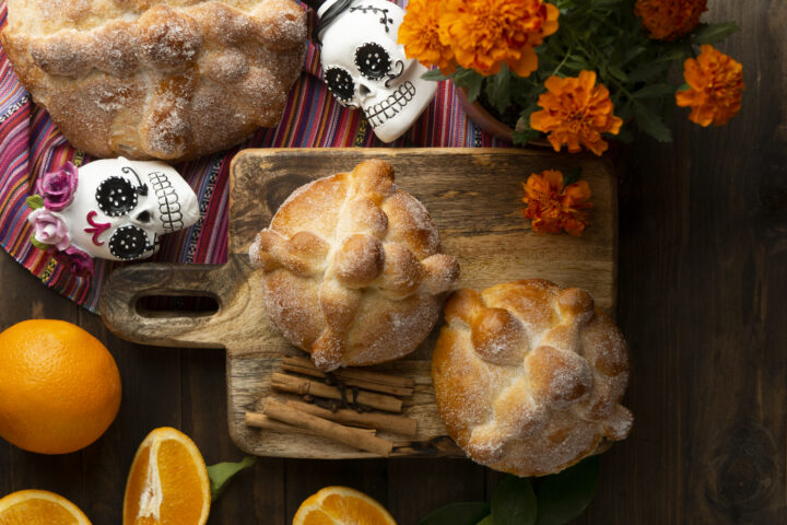 Toks y Mujer Ejecutiva te regalan pan de muerto