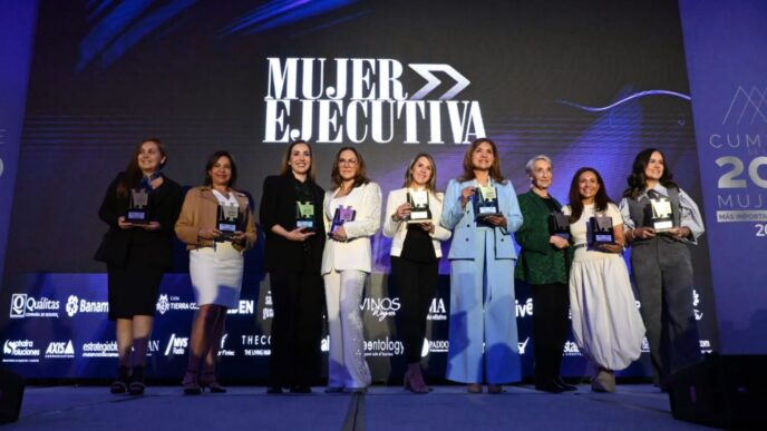 Líderes femeninas son reconocidas en la Cumbre de las 200 Mujeres más Importantes de México