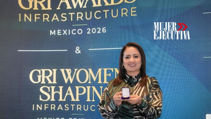 Reconocen a Gladyz Butanda Macías por Proyectos de Infraestructura